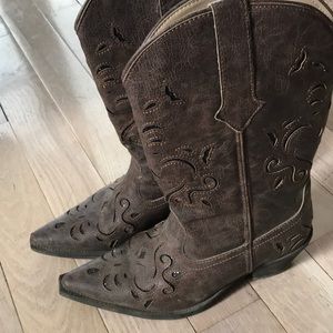 Women’s roper cowboy boots